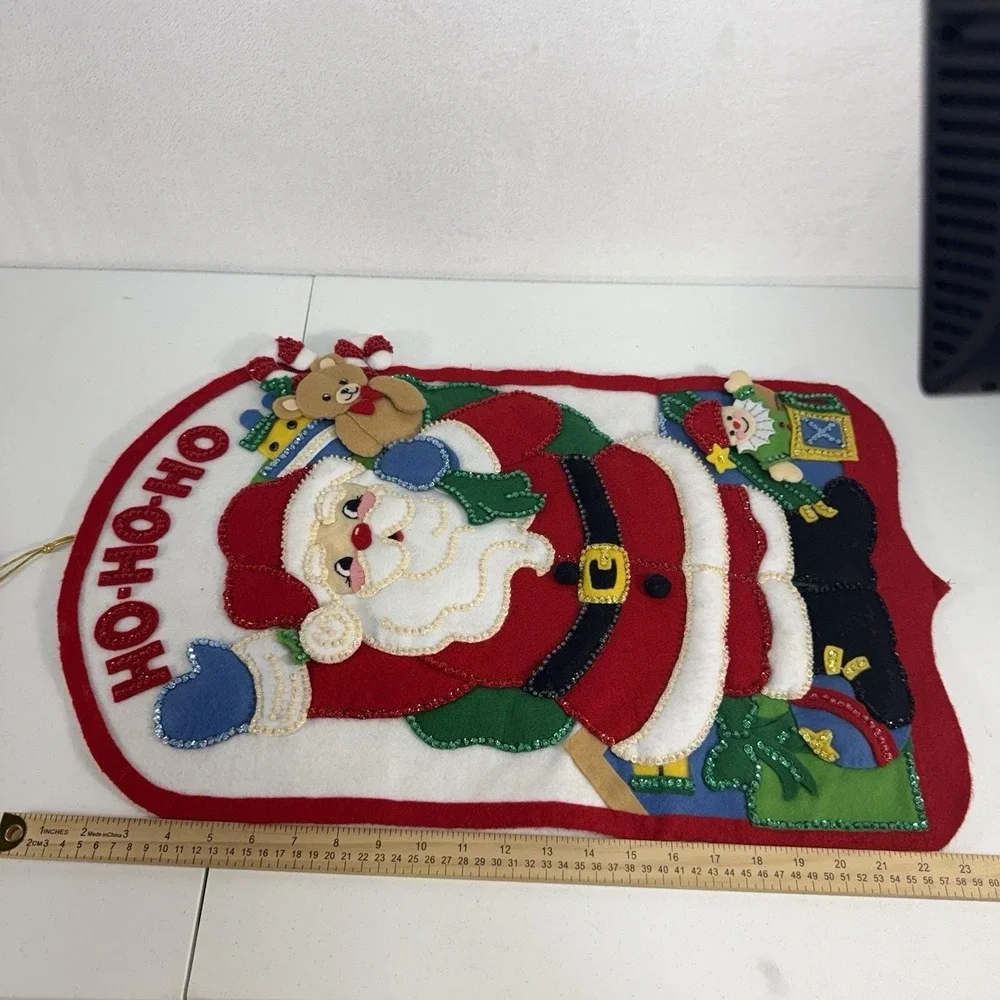 Bucilla Lovely Wall‎ Door Hanging Waving Santa Delivering Christmas Day Gifts